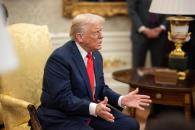 Acusa Trump que sigue entrando fentanilo a EU de México y Canadá