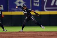 Sultanes pega primero ante Acereros