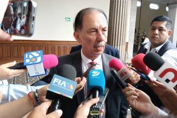 Sigue FGJ investigando atentados a sucursales de negocio de pollos