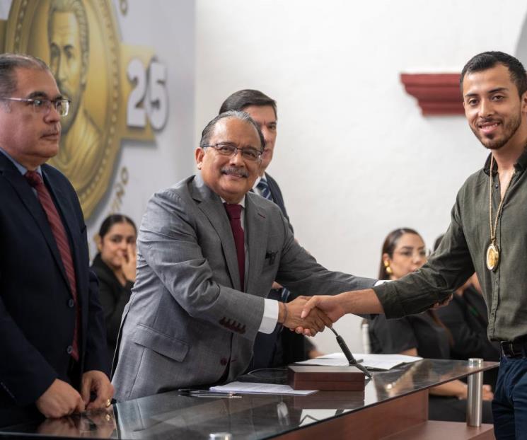 Entrega Mijes la medalla ´Capitán José de Treviño´ Entrega Mijes la medalla ´Capitán José de Treviño´