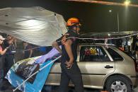 Da menor marcha a auto y se estrella con mercado Da menor marcha a auto y se estrella con mercado