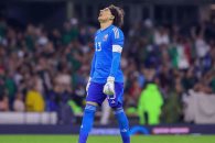 Recibe Ochoa seis goles y su equipo está en zona de descenso
