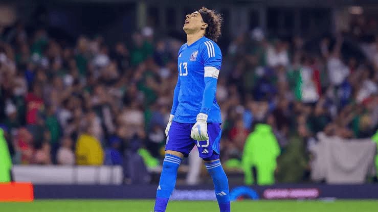 Recibe Ochoa seis goles y su equipo está en zona de descenso Recibe Ochoa seis goles y su equipo está en zona de descenso