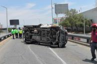 Camioneta vuelca en Gonzalitos; un muerto y un lesionado Camioneta vuelca en Gonzalitos; un muerto y un lesionado