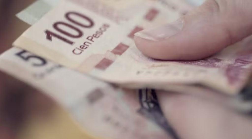 Calculan que el peso mexicano está sobrevaluado Calculan que el peso mexicano está sobrevaluado