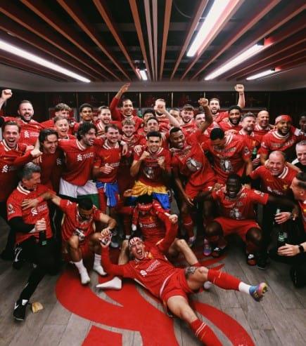Golea Liverpool al Tottenham y es campeón de la Premier League Golea Liverpool al Tottenham y es campeón de la Premier League