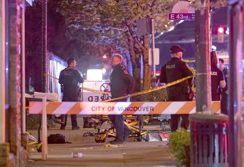 Embiste conductor a multitud en Vancouver; hay muertos y heridos