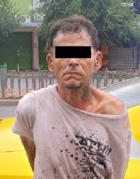 Luego de robar una máquina de presión para limpieza de drenaje, un hombre fue arrestado por elementos de Seguridad Pública de Monterrey, en el centro de la ciudad.