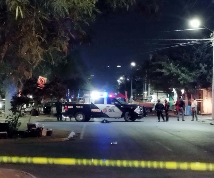 Mueren 2 en ataque a balazos en mercado Mueren 2 en ataque a balazos en mercado