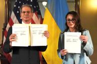Firma Trump acuerdo histórico con Ucrania por minerales Firma Trump acuerdo histórico con Ucrania por minerales