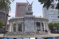 Comienza limpieza de pintas en el Hemiciclo a Juárez Comienza limpieza de pintas en el Hemiciclo a Juárez