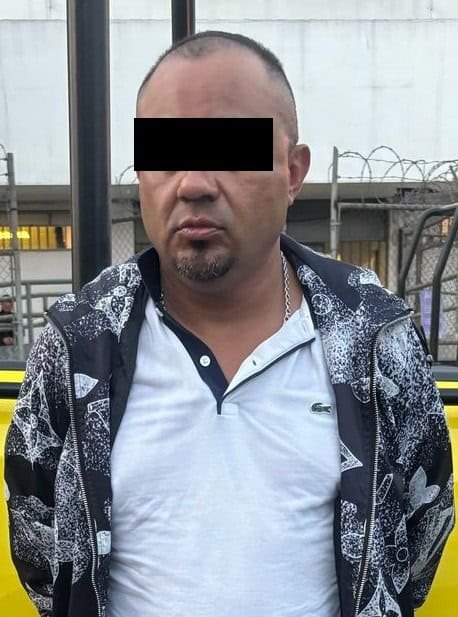El presunto responsable intentar robar una notaría al sur de la ciudad, además de ser sospechoso de participar en diversos robos de caja fuerte, fue detenido por elementos de la Policía de Monterrey.