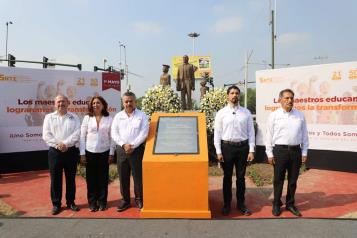 Celebran trabajadores de la educación el Día del Trabajo