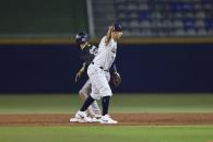 Pegan primero Sultanes ante Rieleros Pegan primero Sultanes ante Rieleros