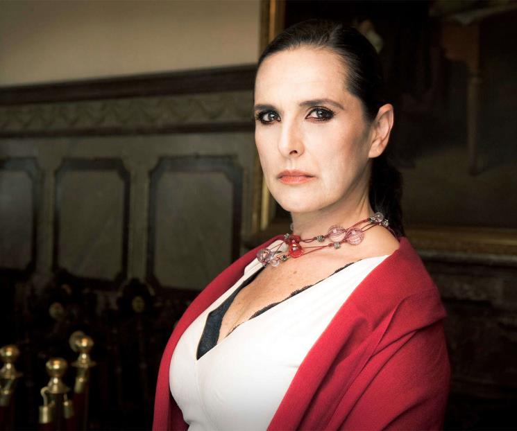 La cantante Cecilia Toussaint celebra 50 años de carrera actuando La cantante Cecilia Toussaint celebra 50 años de carrera actuando