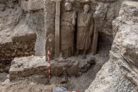 Hallan esculturas humanas en tumba de Pompeya Hallan esculturas humanas en tumba de Pompeya