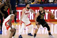 Houston iguala serie con Golden State
