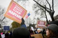 Trump renueva amenazas contra Harvard Trump renueva amenazas contra Harvard