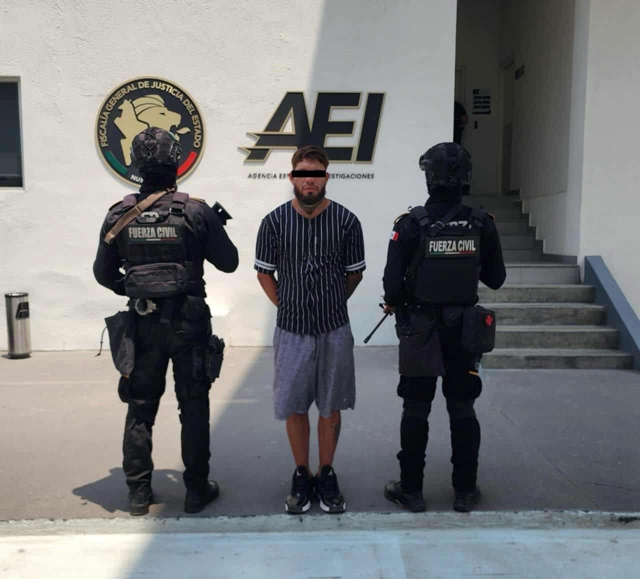 Un presunto sicario que poseía dosis de droga fue detenido por elementos del  Grupo de Coordinación Metropolitana, al norte de Monterrey.