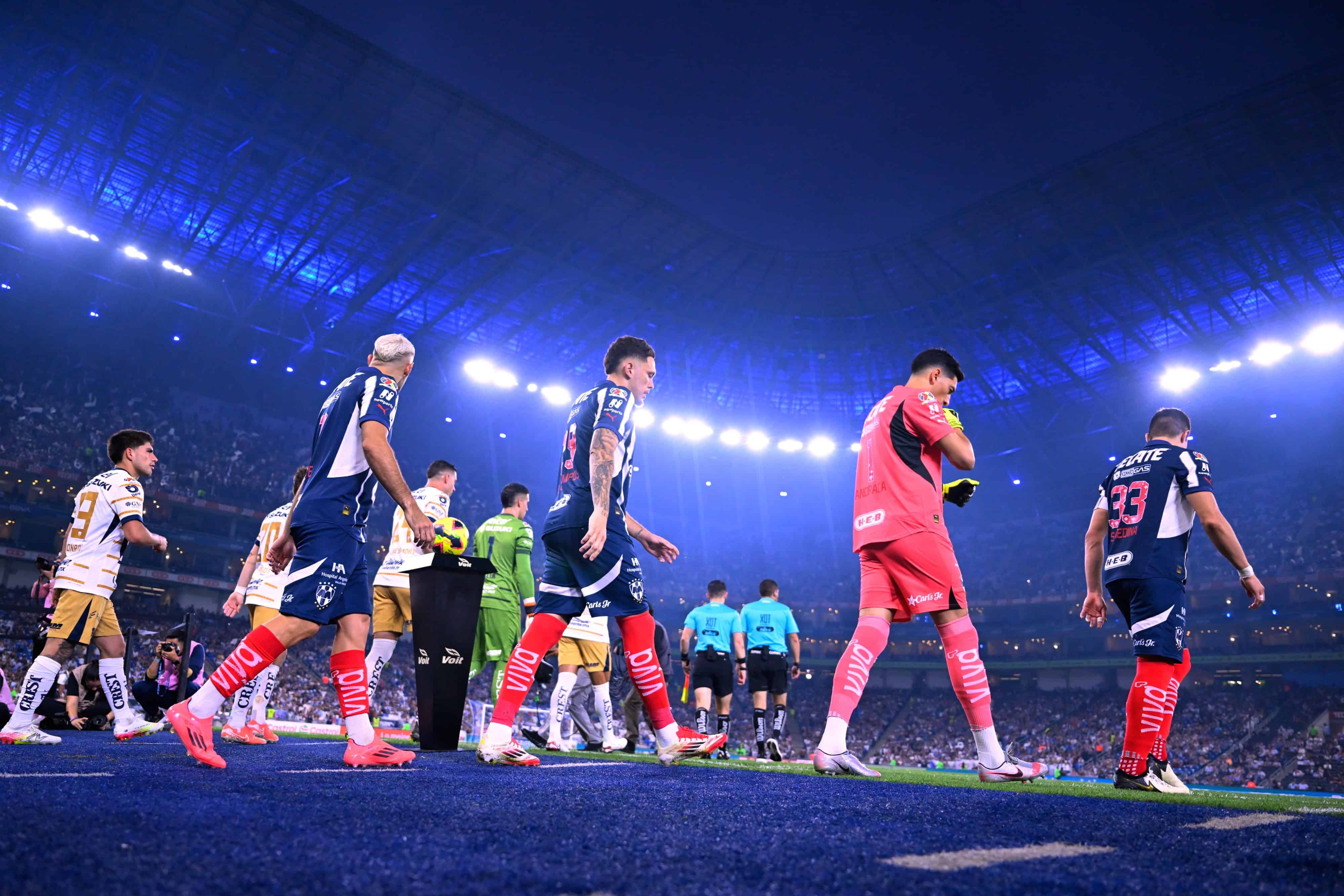 Rayados y Pumas se juegan el pase a la Liguilla.