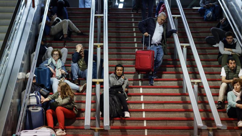 Sigue España sin respuestas sobre apagón masivo Sigue España sin respuestas sobre apagón masivo