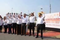 Conmemora SNTE unido el Día del Trabajo con guardia en monumento