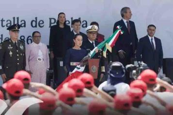Conmemora Sheinbaum la Batalla de Puebla en desfile