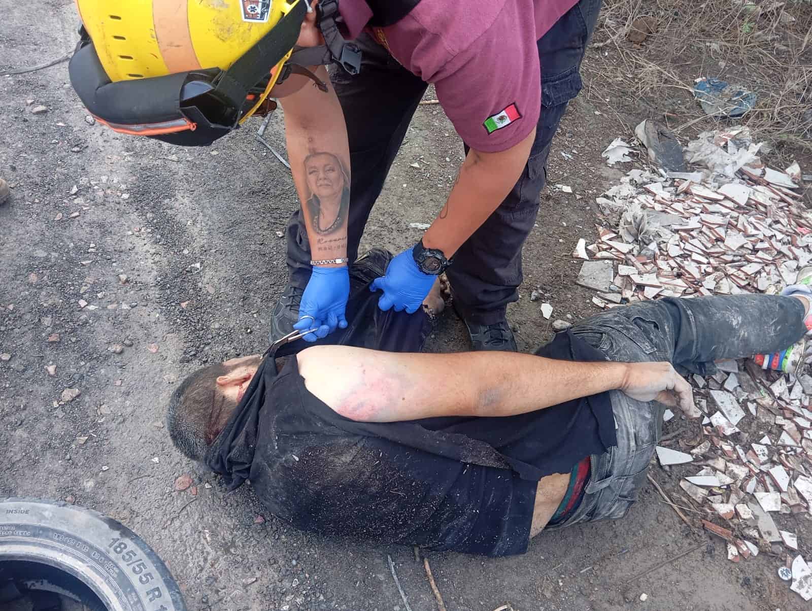 Con diversas lesiones fue encontrado un hombre ayer en el Anillo Periférico, municipio de Escobedo.