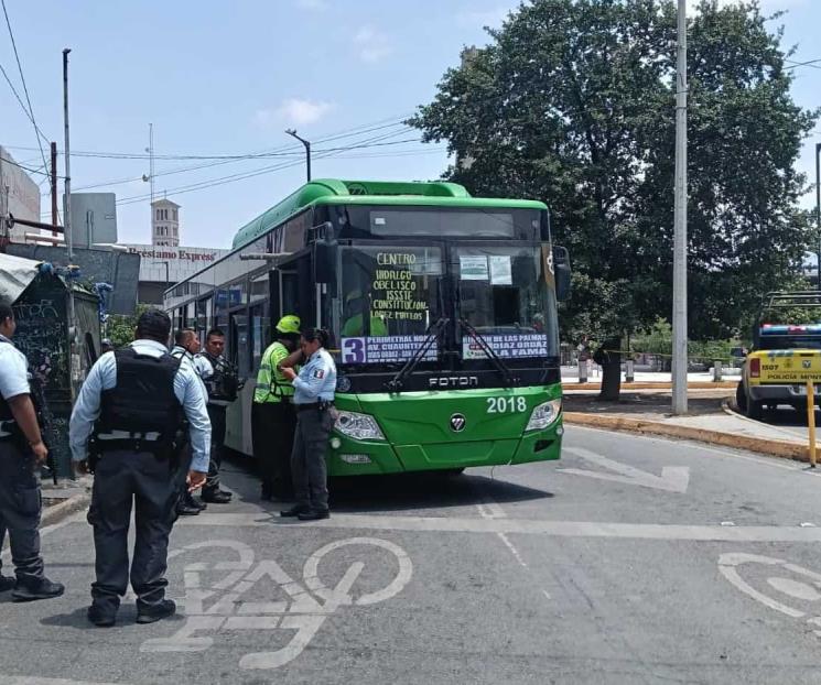 Ataca a chofer de camión urbano Ataca a chofer de camión urbano