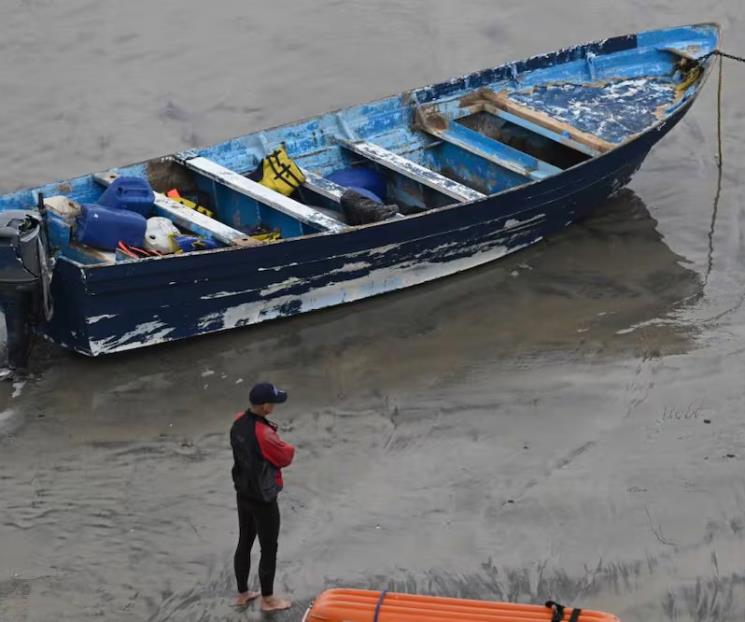 Mueren dos mexicanos en naufragio al intentar internarse en EU Mueren dos mexicanos en naufragio al intentar internarse en EU