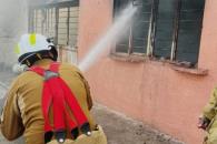 Arde vivienda abandonada