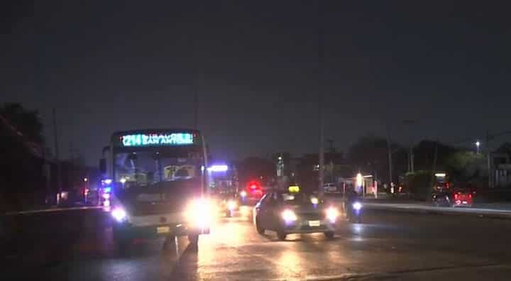 Una mujerde la tercera edad falleció luego de ser atropellada por un transporte urbano, Ruta 214, anoche en el municipio de Guadalupe.