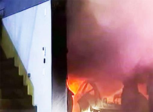 Acaba fuego con tres vehículos en San Pedro Acaba fuego con tres vehículos en San Pedro
