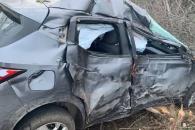 Hallan auto destrozado en Cadereyta