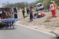 Vuelca familia en Zaragoza; menor muere y hay 8 más heridos