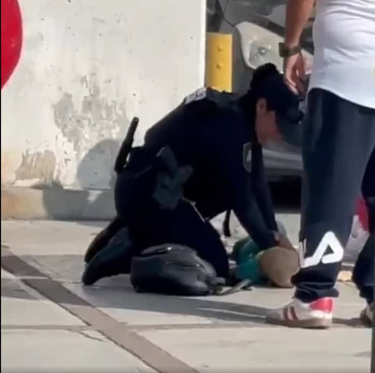 Una oficial del Servicio de Protección Federal, se convirtió en una heroína de la vida real, al salvar la vida de un bebito que llegó inconsciente a una clínica 25 del IMSS.