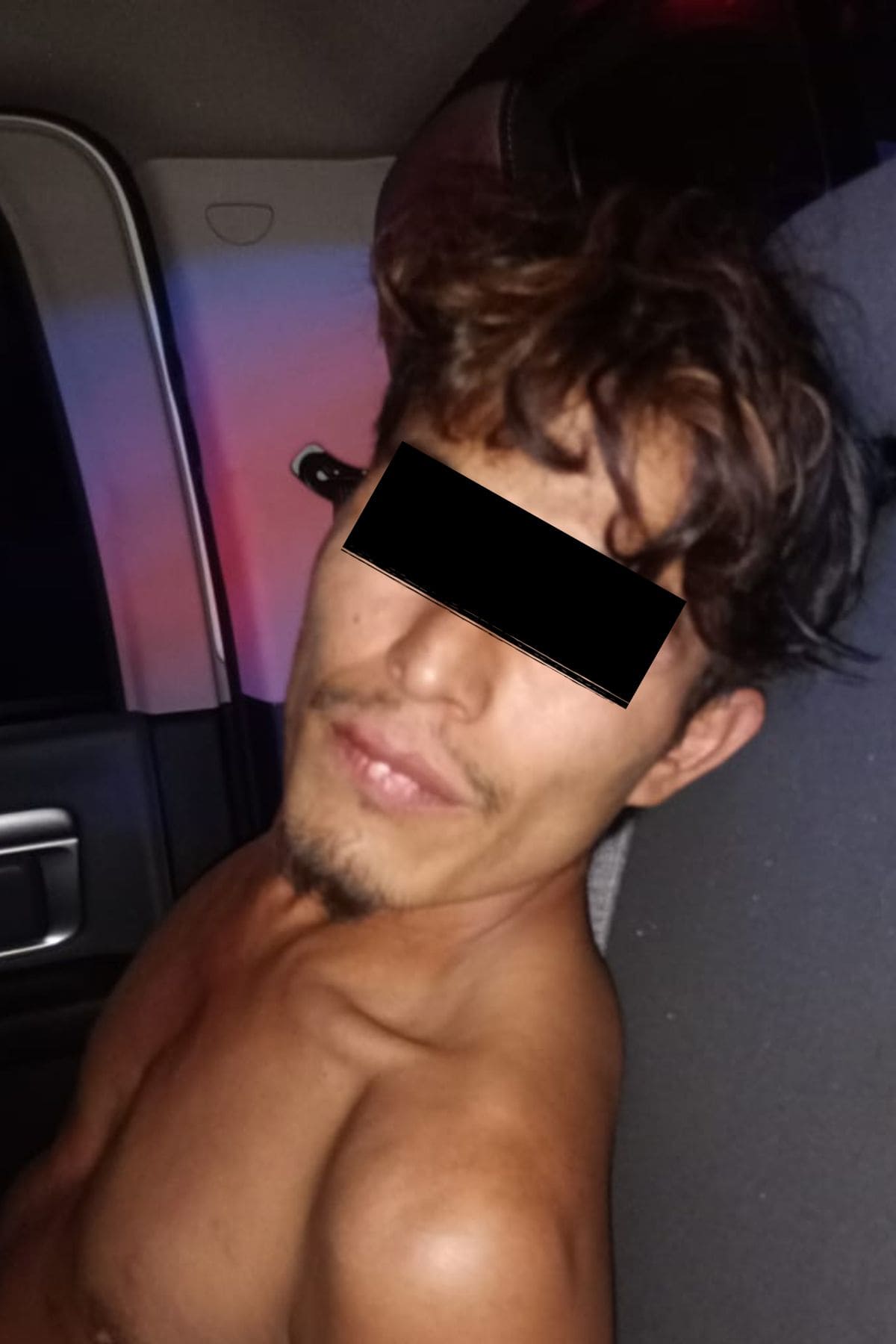 Al parecer los celos, ocasionaron que un hombre agredieras a su pareja a golpes y con un cuchillo, por lo que fue detenido por elementos de la Policía de Protección a la Mujer de Guadalupe, por el delito de feminicidio en grado de tentativa.