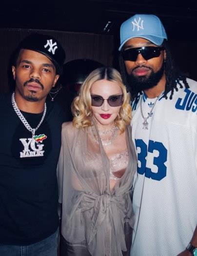 Cautiva Madonna con moda bra out en cumpleaños de su novio Cautiva Madonna con moda bra out en cumpleaños de su novio