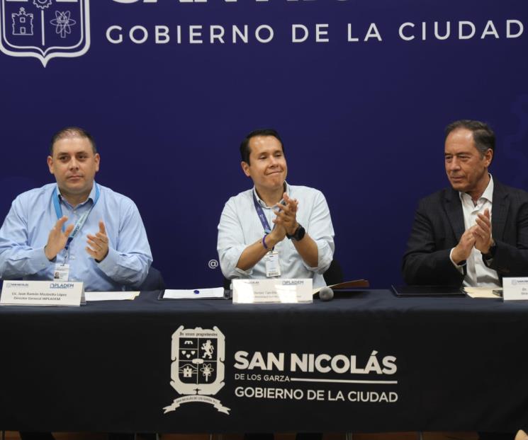 Firma SN convenio con el Word Trade Center de la UANL Firma SN convenio con el Word Trade Center de la UANL