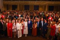 Reconoce gobernador a servidoras públicas