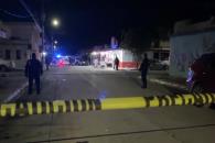 Balean a dos fuera de negocio; uno muere Balean a dos fuera de negocio; uno muere