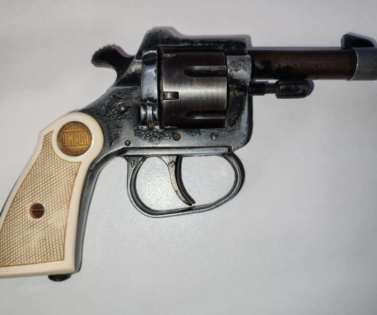 Amenaza con pistola a su vecino Amenaza con pistola a su vecino