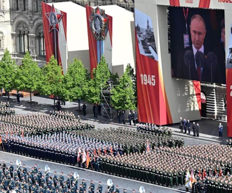 Rinde Putin homenaje a soldados en desfile del Día de la Victoria Rinde Putin homenaje a soldados en desfile del Día de la Victoria