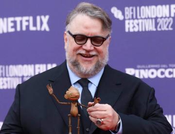 Subastará Del Toro artículos de su colección personal