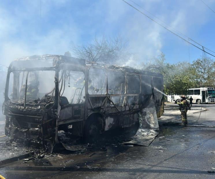 Se incendia transporte urbano en la Obrera Se incendia transporte urbano en la Obrera