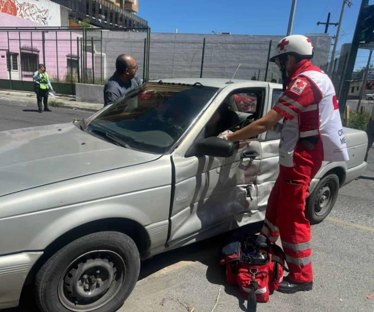 Deja choque de crucero dos lesionados en el centro de Monterrey Deja choque de crucero dos lesionados en el centro de Monterrey