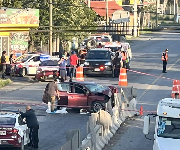 Mueren padre e hijo al estrellar auto Mueren padre e hijo al estrellar auto