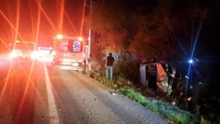 Vuelca automovilista en Montemorelos Vuelca automovilista en Montemorelos