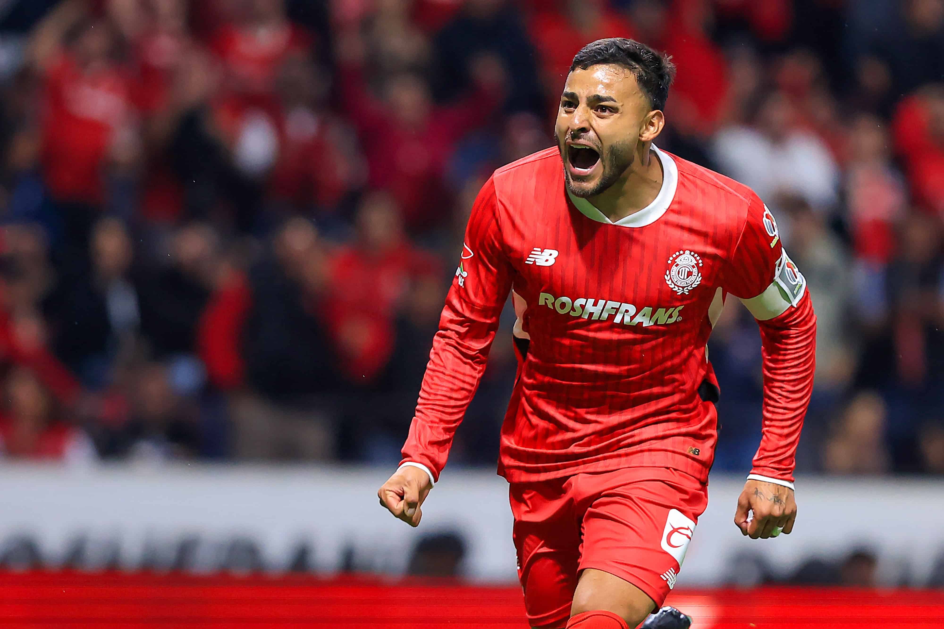 Alexis Vega hace el 1-0.