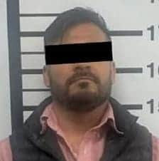 Un empleado de un centro comercial ubicado en Santiago fue detenido por elementos de la Secretaría de Seguridad Pública y Vialidad de ese municipio, por cometer acoso en contra de una de sus compañeras de trabajo.